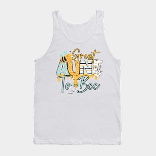 Great Aunt to bee-Buzzing with Love: Newborn Bee Pun Gift Tank Top